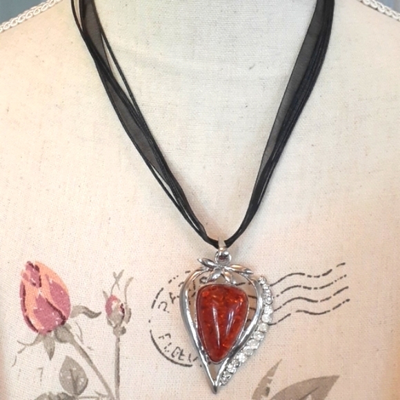 Amber & silver strawberry with crystal accents necklace 🎁 - Picture 3 of 8